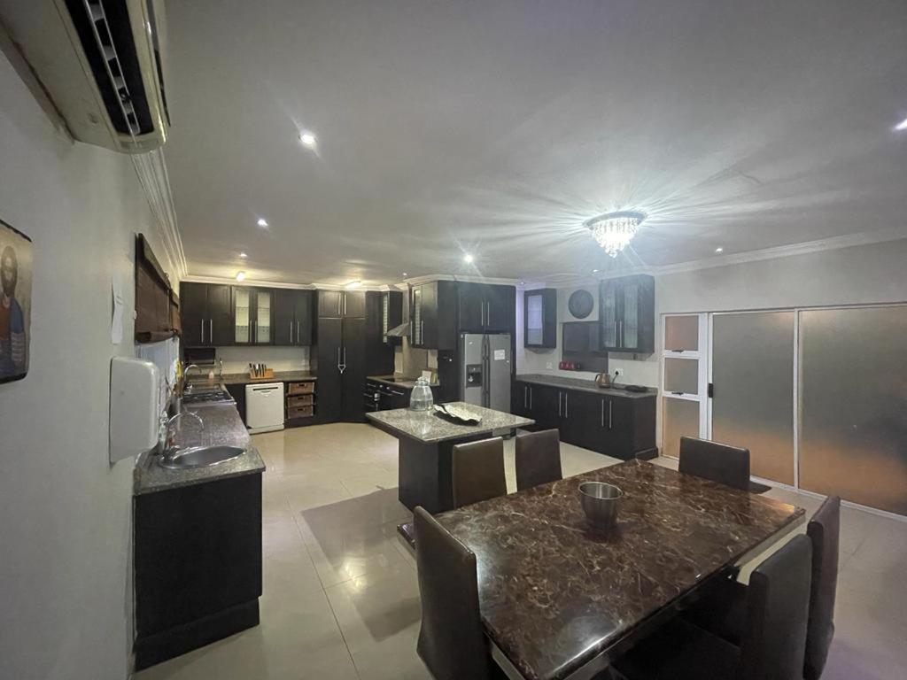 Illovo Beach House Amanzimtoti Kültér fotó
